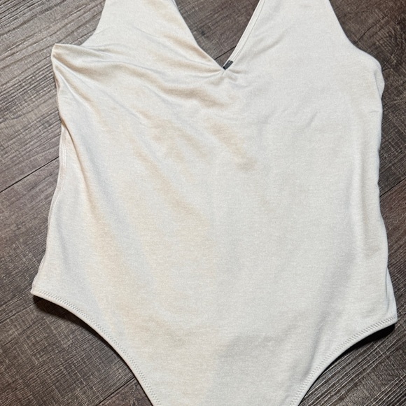 Vuori Cream Bodysuit - Picture 3 of 9